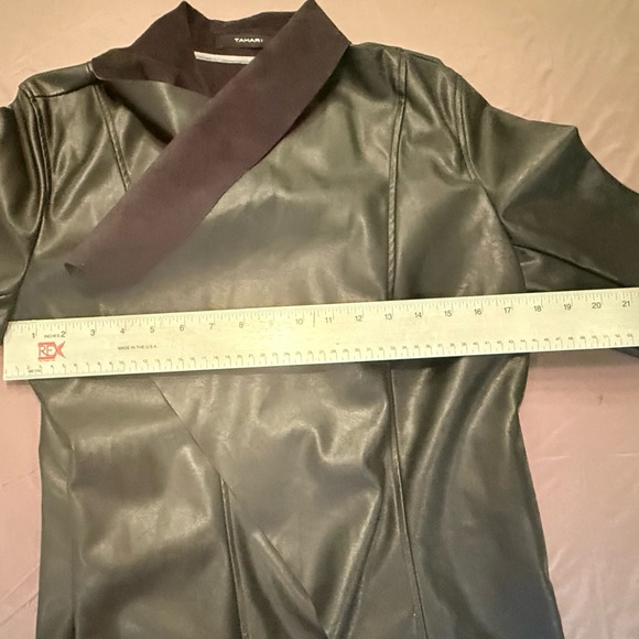 Tahari Black Vegan Leather Jacket w/open Draped Collar Size Small - Picture 4 of 10